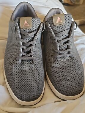 AWESOME ALDO GREY HEARTY SNEAKERS DRESS SHOES